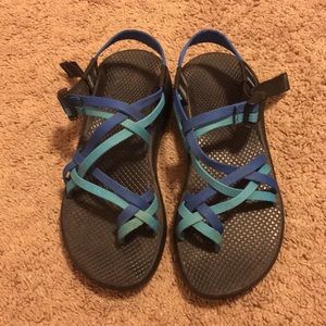 Chaco size 8! There is very little wear on them.